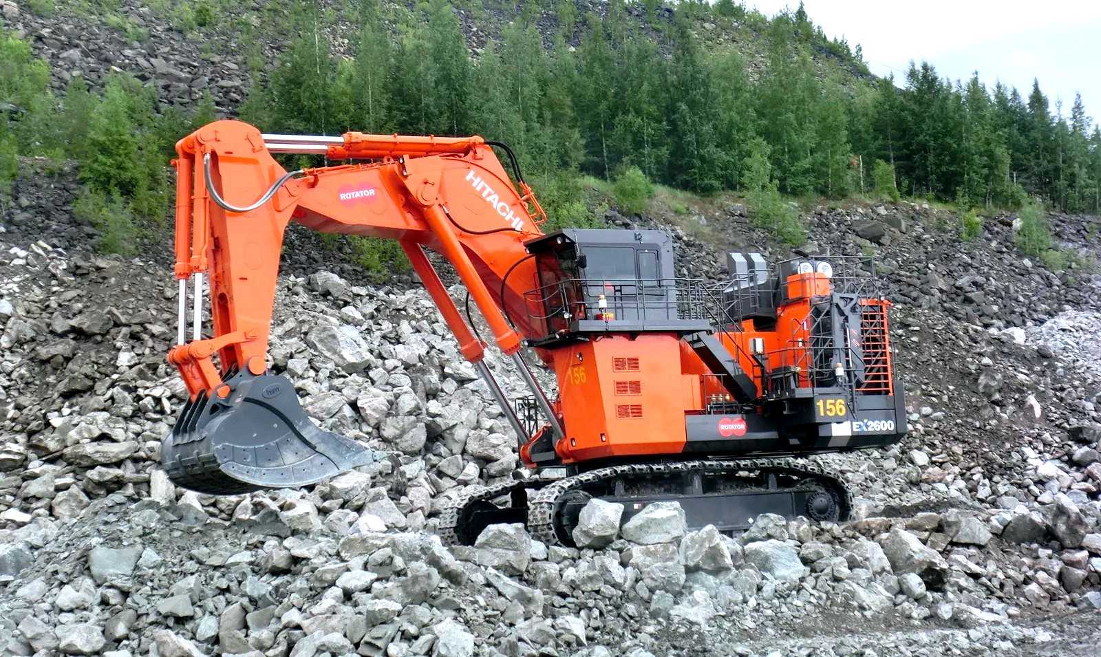HITACHI - ТОП-3 экскаватора для карьеров